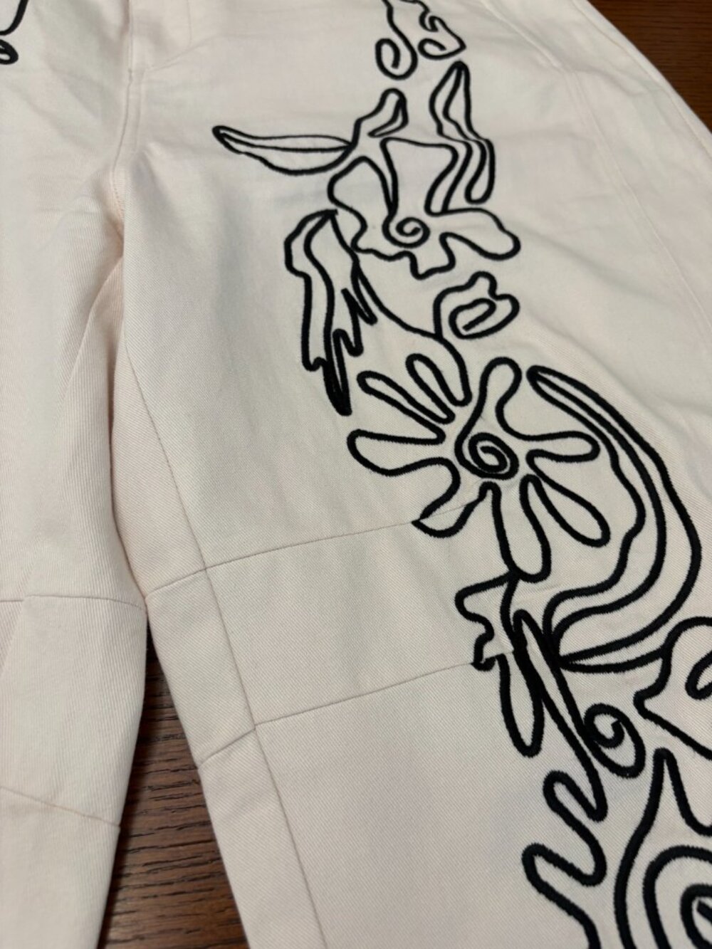 Unique cream denim cowboy style pants with black embroidery detail sz XL - Picture 3 of 8